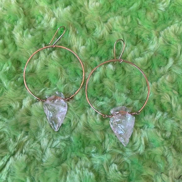 Quartz arrowhead hoop earrings - Picture 2 of 7